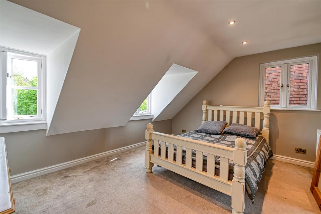 25 St Leonards Close-11.jpg