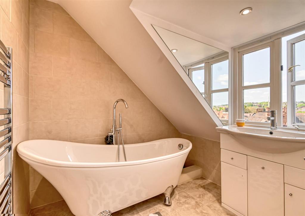 25 St Leonards Close-13.jpg
