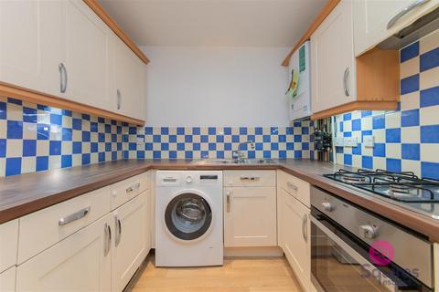 2 bedroom flat to rent, Tollington Way, London