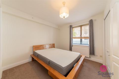 2 bedroom flat to rent, Tollington Way, London