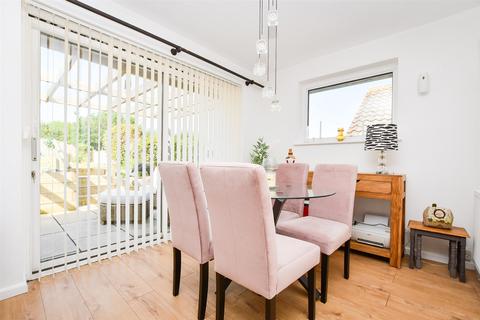 2 bedroom detached bungalow for sale, Mayview Close, Broad Oak, Heathfield, East Sussex
