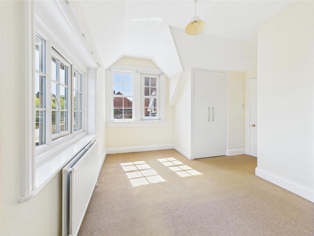 CAM04116 G0-PR0172-STILL024.jpg