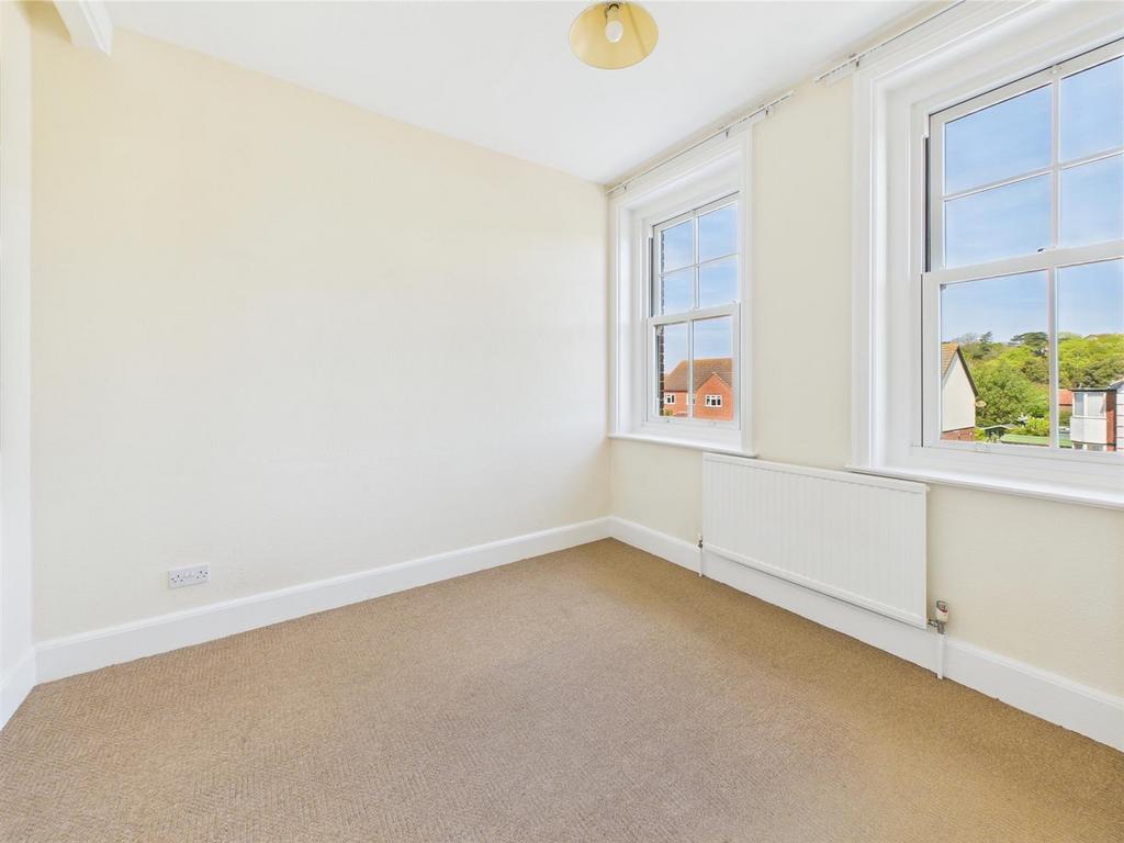 CAM04116 G0-PR0172-STILL016.jpg