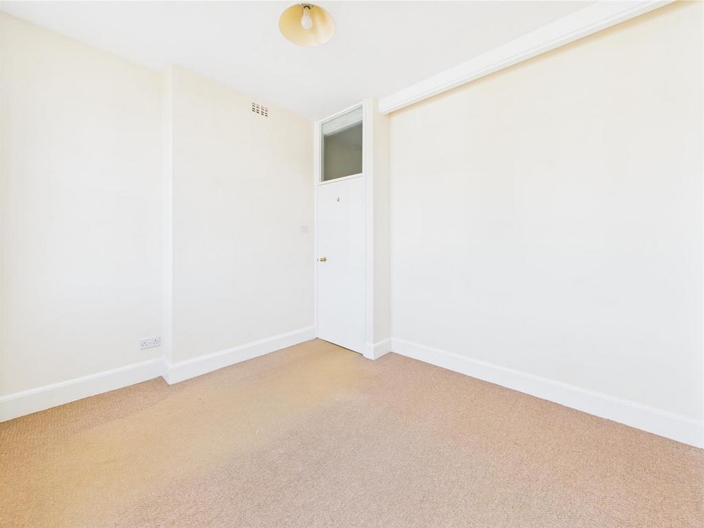 CAM04116 G0-PR0172-STILL014.jpg