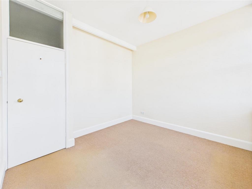 CAM04116 G0-PR0172-STILL015.jpg