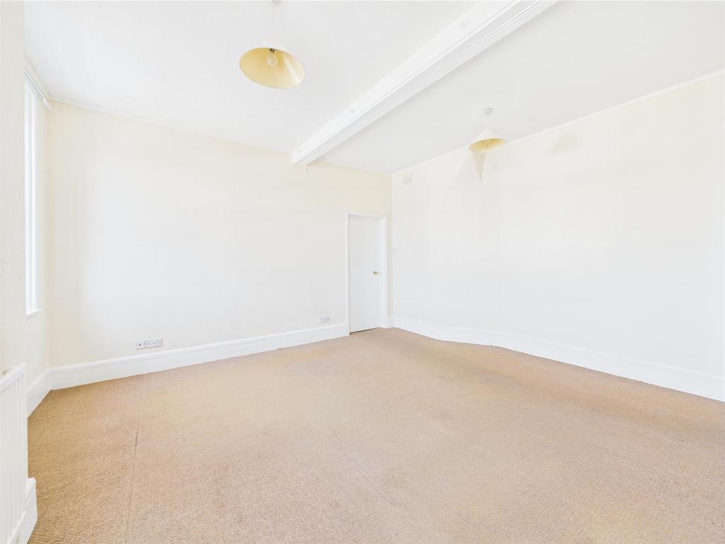 CAM04116 G0-PR0172-STILL004.jpg