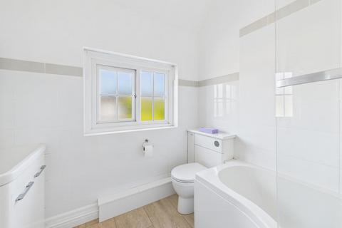 2 bedroom apartment for sale, Park Road, Cromer