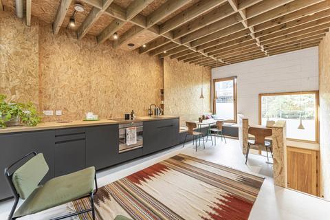 39 Voss Street, London, E2 6HP