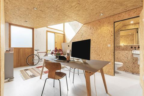 39 Voss Street, London, E2 6HP