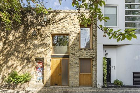39 Voss Street, London, E2 6HP