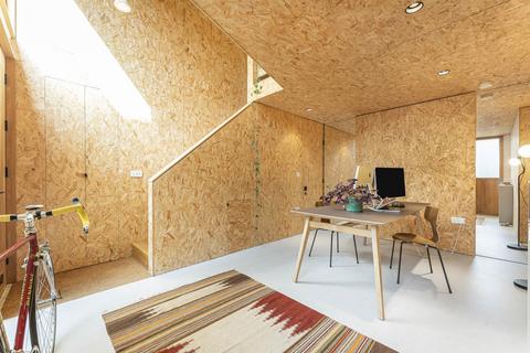 39 Voss Street, London, E2 6HP