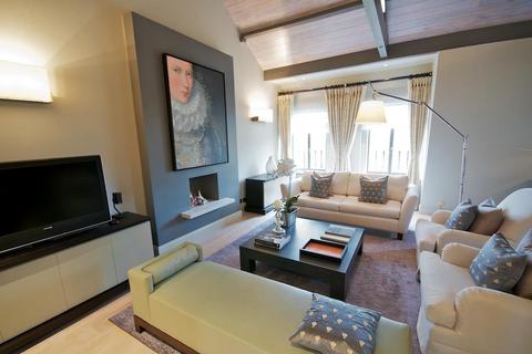 2 bedroom flat to rent, Cadogan Square, London, SW1X