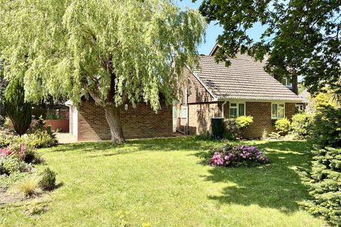 3 bedroom bungalow for sale, Rosehill Drive, Christchurch BH23