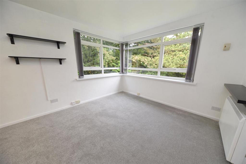 Living room3.JPG