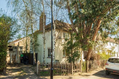 35 Beech Avenue, Brentford, TW8 8NQ