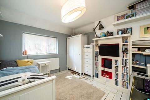 35 Beech Avenue, Brentford, TW8 8NQ