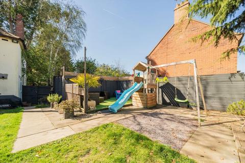 35 Beech Avenue, Brentford, TW8 8NQ
