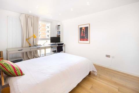 13 Emmott Close, London, E1 4QN