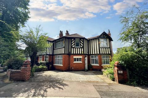 undefined, Queens Drive, Prestwich, M25