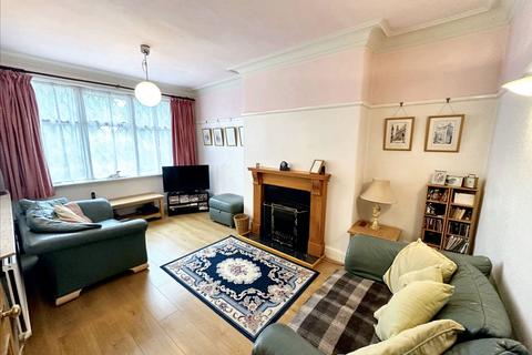 undefined, Queens Drive, Prestwich, M25