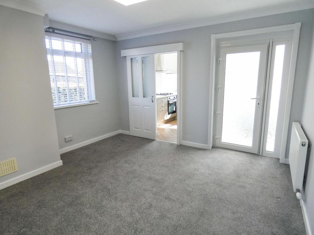 Sitting/Dining Room