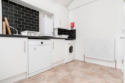 6 bedroom flat to rent, 0621L Queensferry Street, Edinburgh, EH2 4PG
