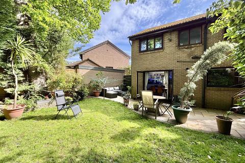4 bedroom detached house for sale, Tarn Drive, Poole BH17