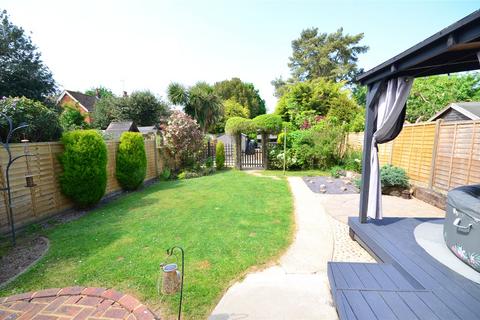 6 Felbridge Close, East Grinstead, RH19 2BN