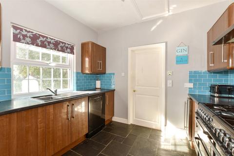 4 bedroom bungalow for sale, Clatterford Road, Newport, Isle of Wight