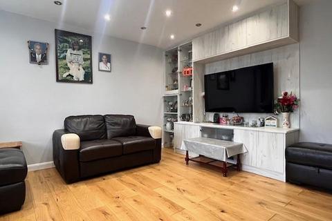 2 bedroom maisonette for sale, Margaret Way, Redbridge
