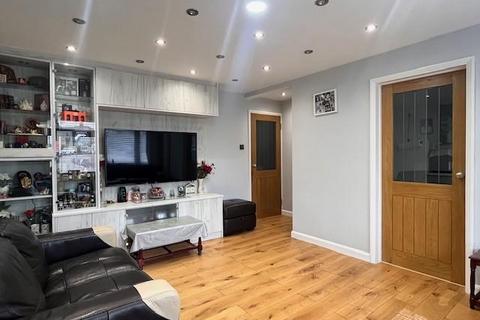2 bedroom maisonette for sale, Margaret Way, Redbridge