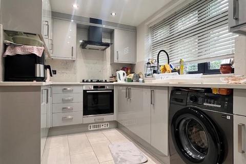 2 bedroom maisonette for sale, Margaret Way, Redbridge