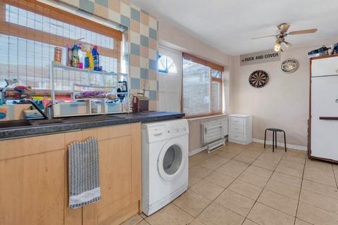 3 bedroom semi-detached house for sale, Cantley Manor Avenue, Doncaster DN4