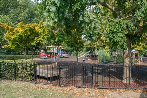Studio for sale, Bondway, London SW8