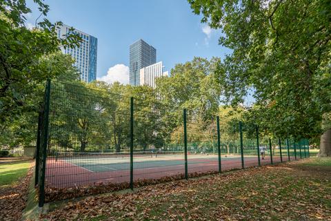 Studio for sale, Bondway, London SW8