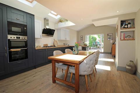 43 Shipston Road, Stratford-upon-avon, CV37 7LN