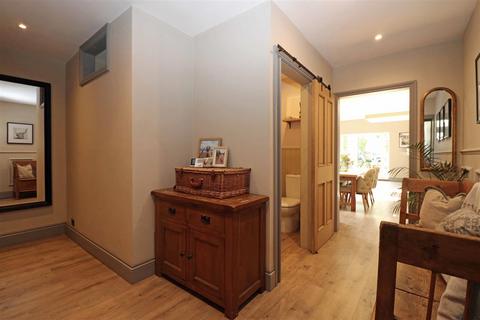 43 Shipston Road, Stratford-upon-avon, CV37 7LN