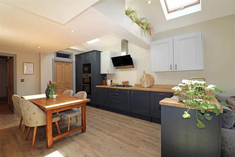 43 Shipston Road, Stratford-upon-avon, CV37 7LN
