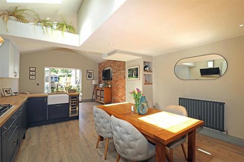 43 Shipston Road, Stratford-upon-avon, CV37 7LN