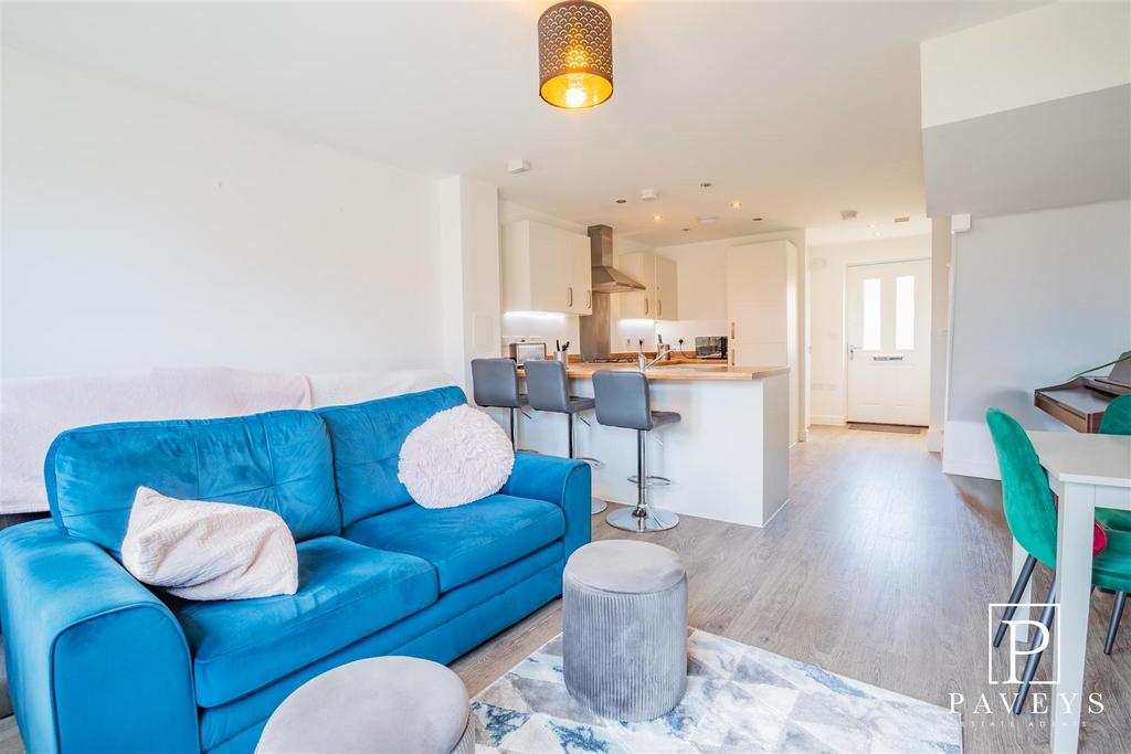 Open plan lounge kitchen diner