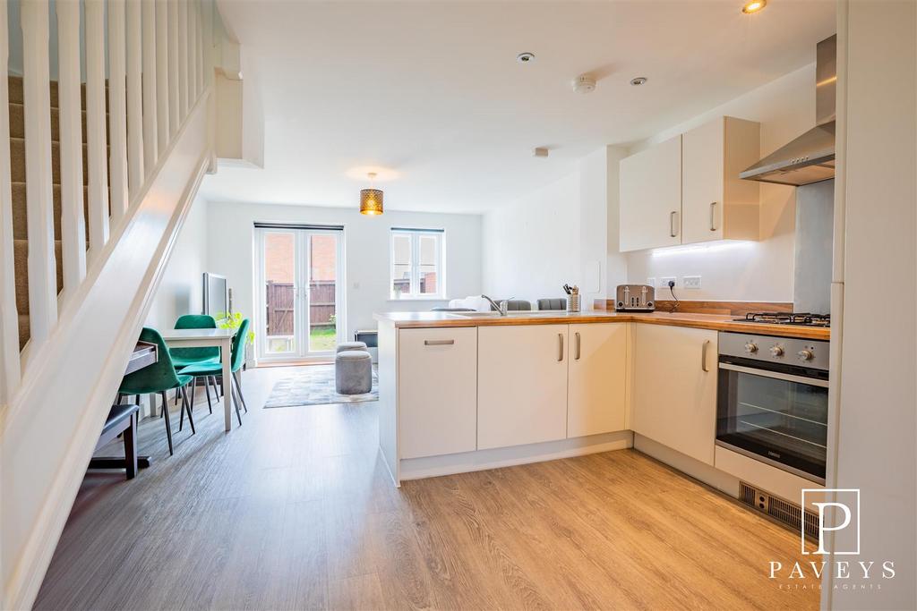 Open plan lounge kitchen diner