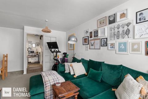 137 Howard Close, Waltham Abbey, EN9 1XD