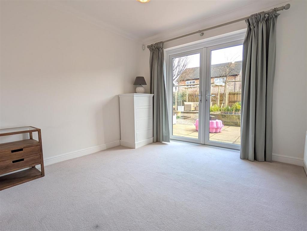 Open plan rear dining area