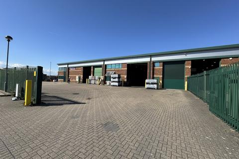 Industrial unit to rent, Units 3 & 4 Solent 27, Walton Road, Portsmouth, PO6 1SX