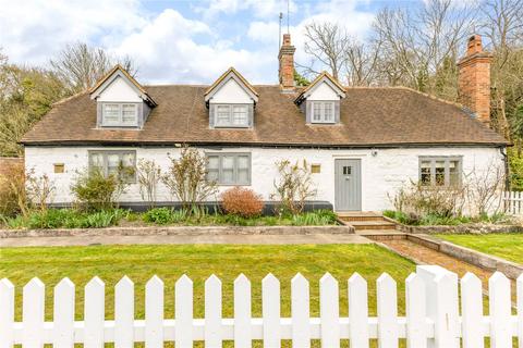 undefined, Henley Road, Medmenham, Marlow, Buckinghamshire, SL7