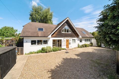 New Haw Road, Addlestone, KT15