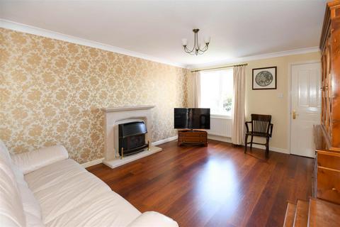 15 Azalea Drive, Trowbridge, BA14 9GG
