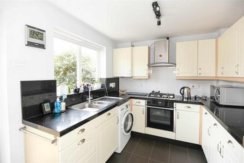15 Azalea Drive, Trowbridge, BA14 9GG
