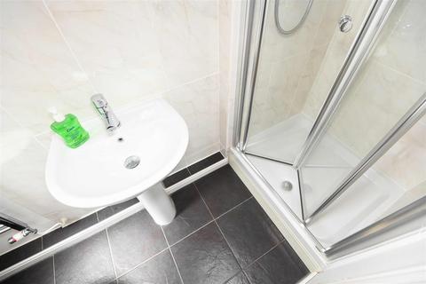15 Azalea Drive, Trowbridge, BA14 9GG