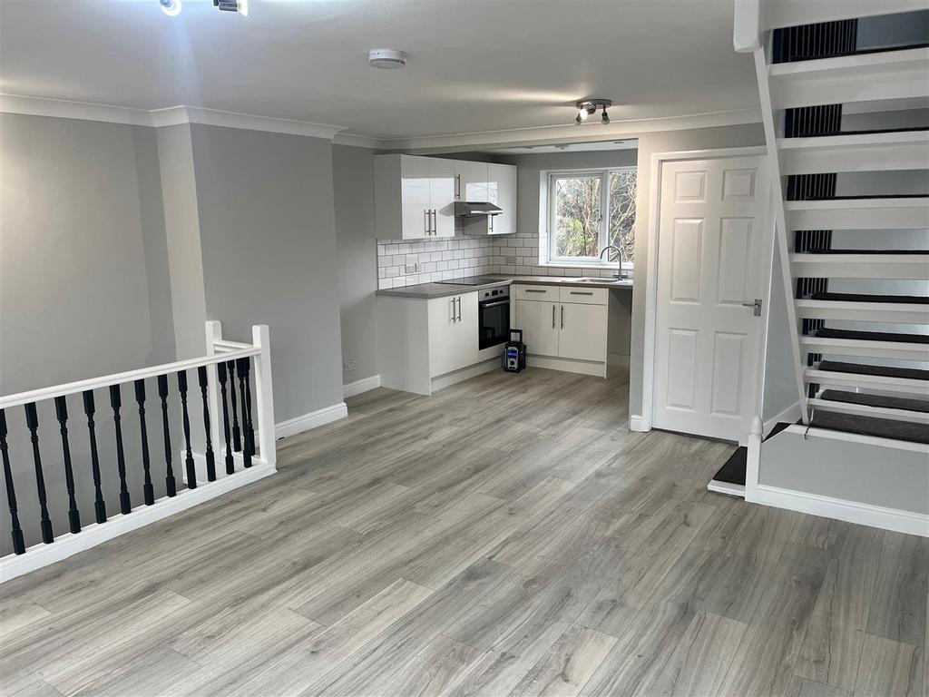 Kitchen 1.jpg